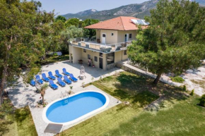 Marti Garden Suites